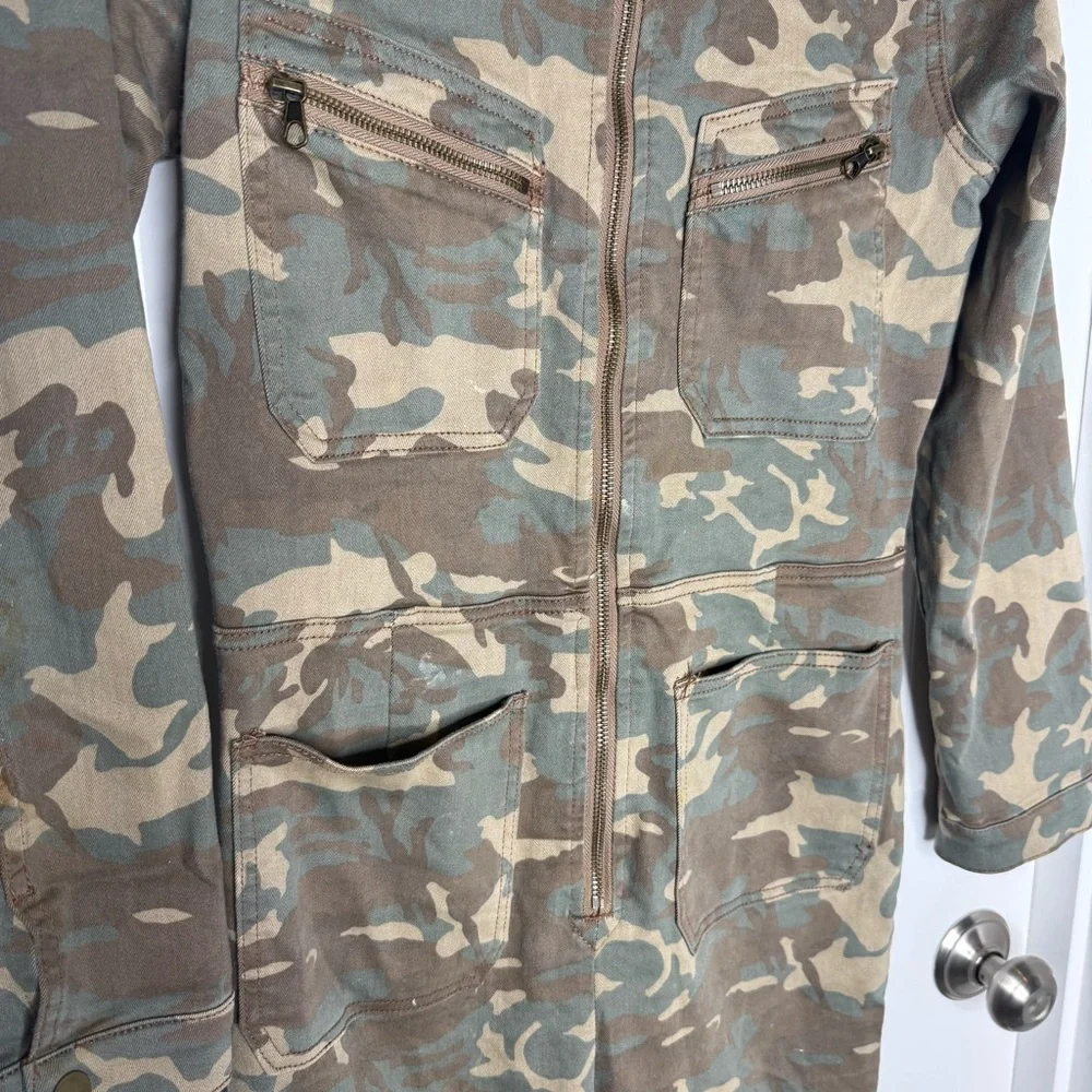 FREE PEOPLE Lennox safari style camo jumper  Jumpsuit L zipper - Picture 3 of 4